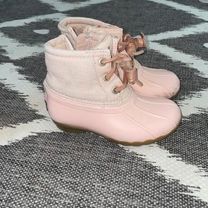 ☔️Pink Sperry saltwater boot